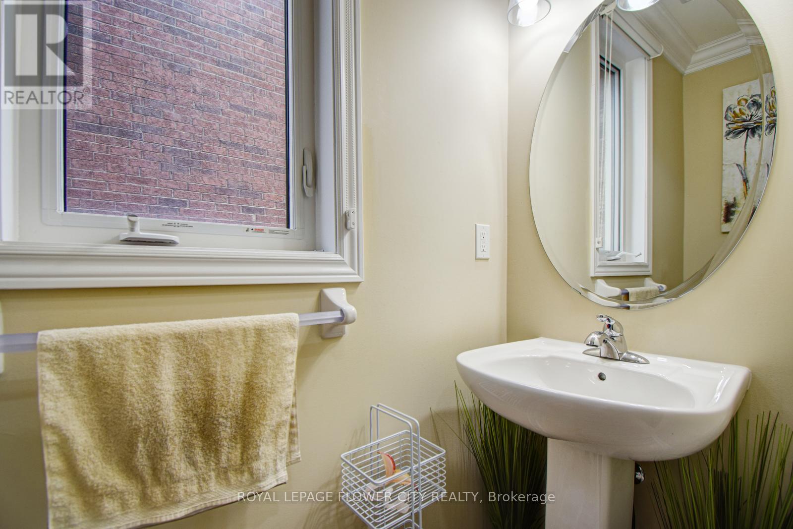 25 Padbury Trail, Brampton, Ontario  L7A 4V2 - Photo 24 - W12402420