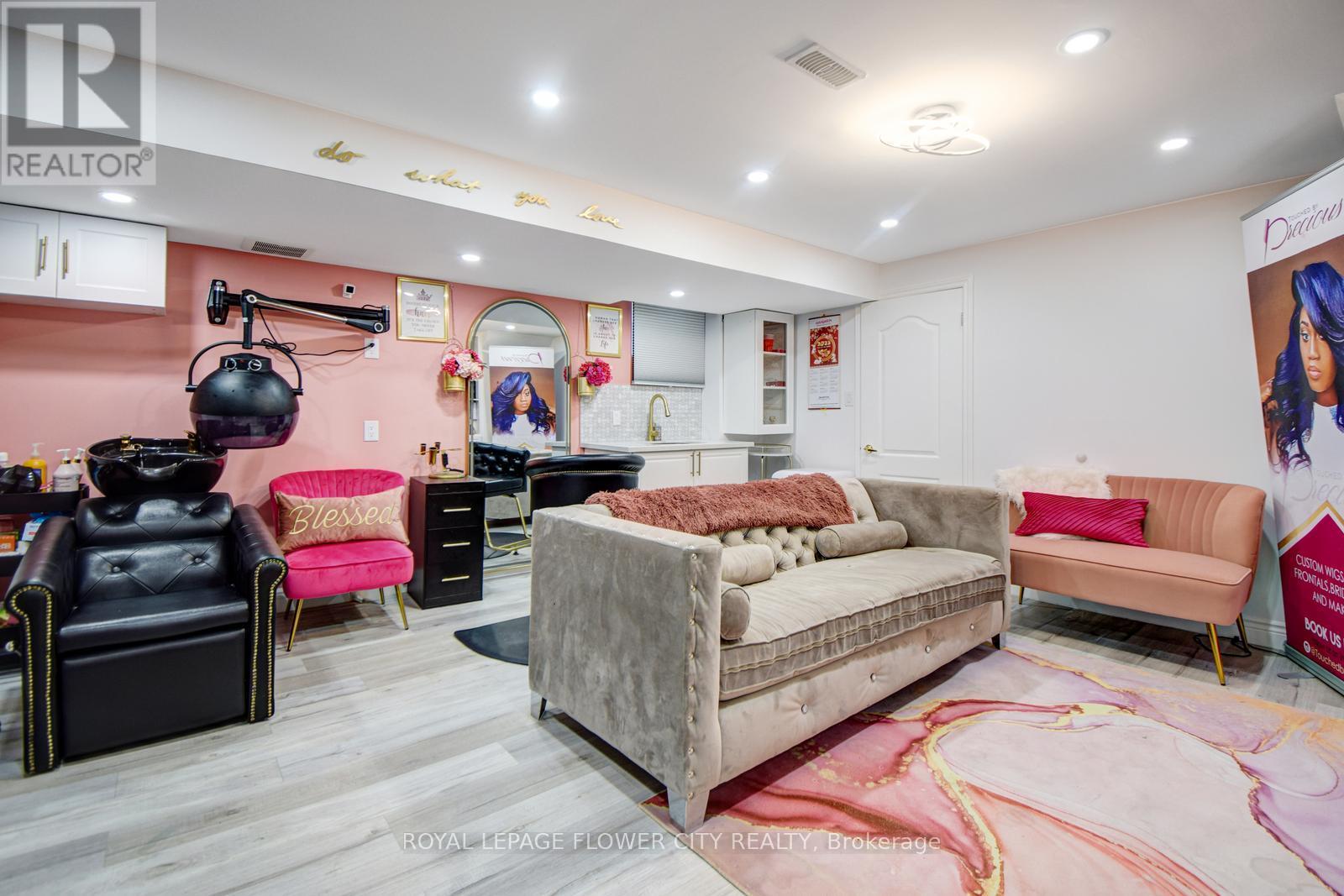 25 Padbury Trail, Brampton, Ontario  L7A 4V2 - Photo 42 - W12402420