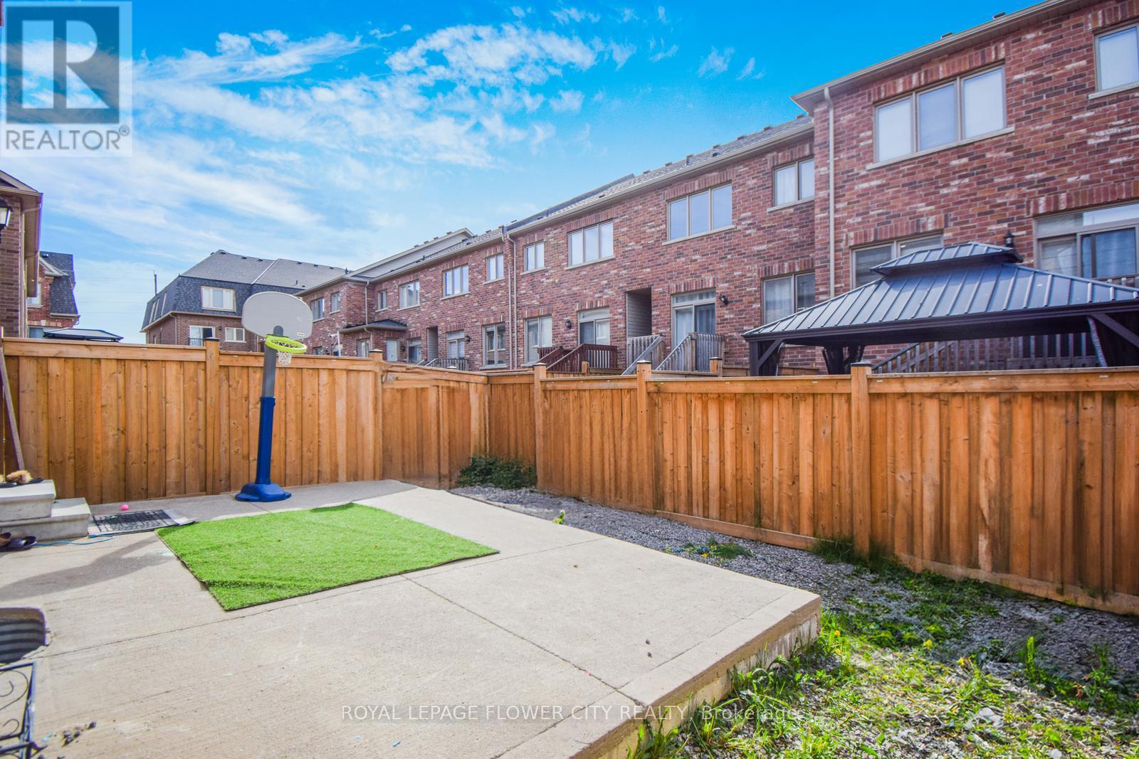 25 Padbury Trail, Brampton, Ontario  L7A 4V2 - Photo 46 - W12402420
