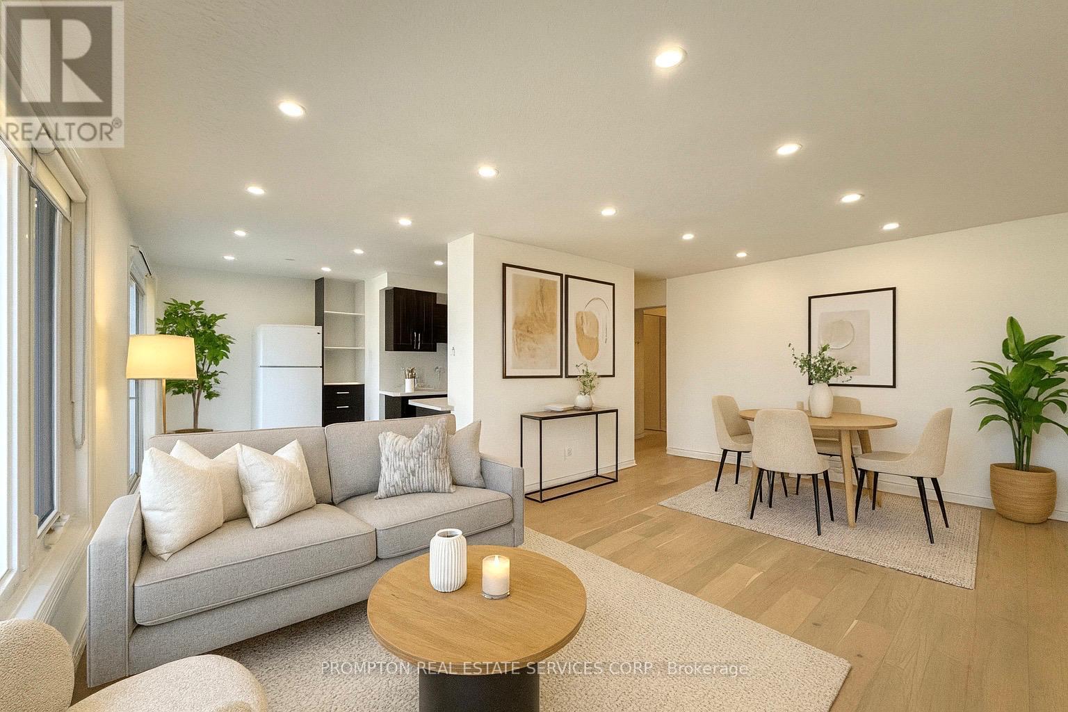 Property at 309B BLUEVALE STREET N image 1