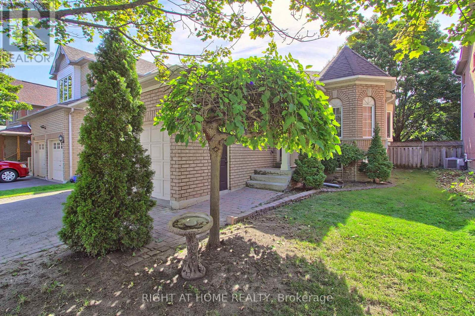 Property at 290 CLEARMEADOW BOULEVARD image 2