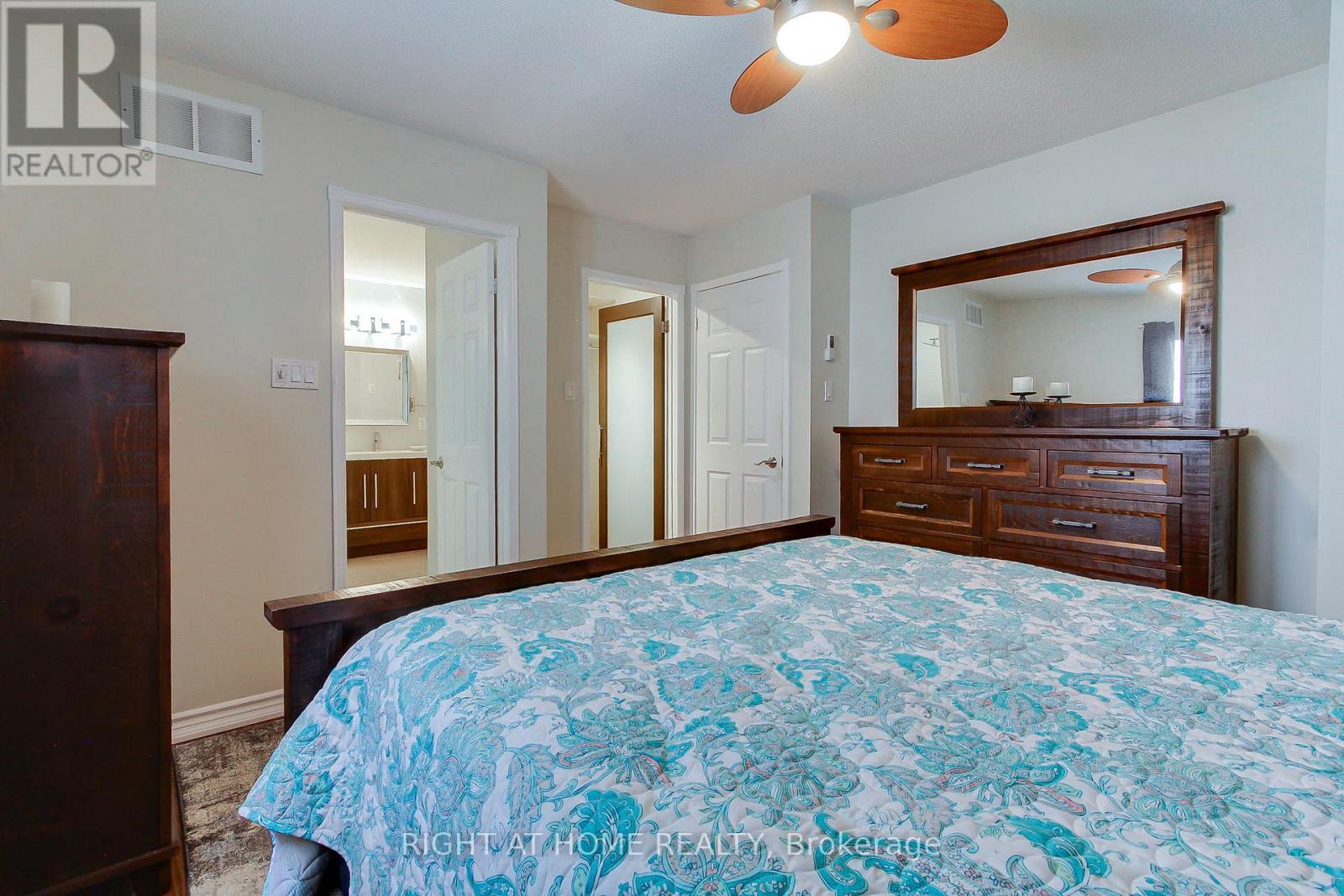 290 Clearmeadow Boulevard, Newmarket, Ontario  L3X 2C6 - Photo 25 - N12402423