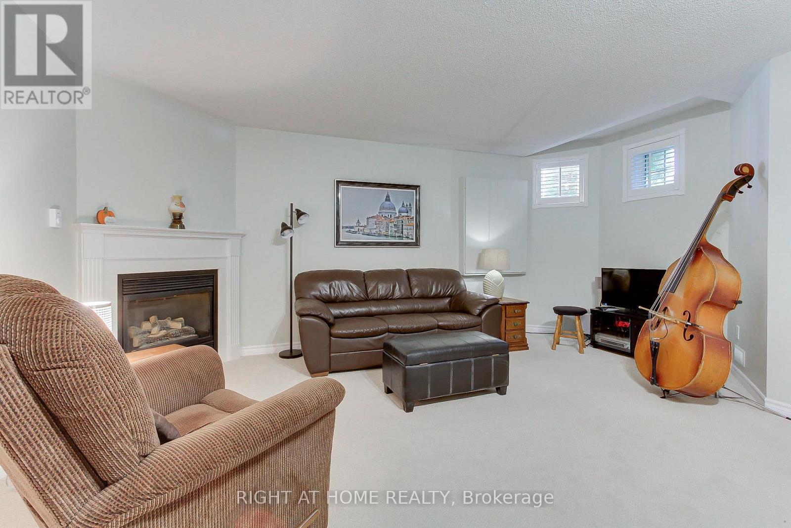 290 Clearmeadow Boulevard, Newmarket, Ontario  L3X 2C6 - Photo 34 - N12402423
