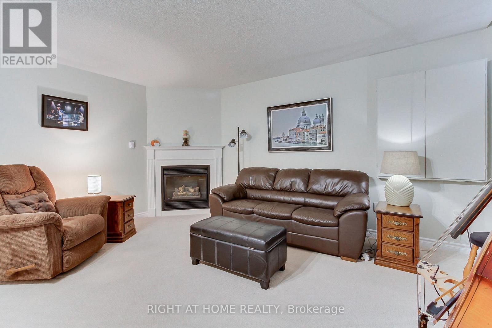 290 Clearmeadow Boulevard, Newmarket, Ontario  L3X 2C6 - Photo 35 - N12402423
