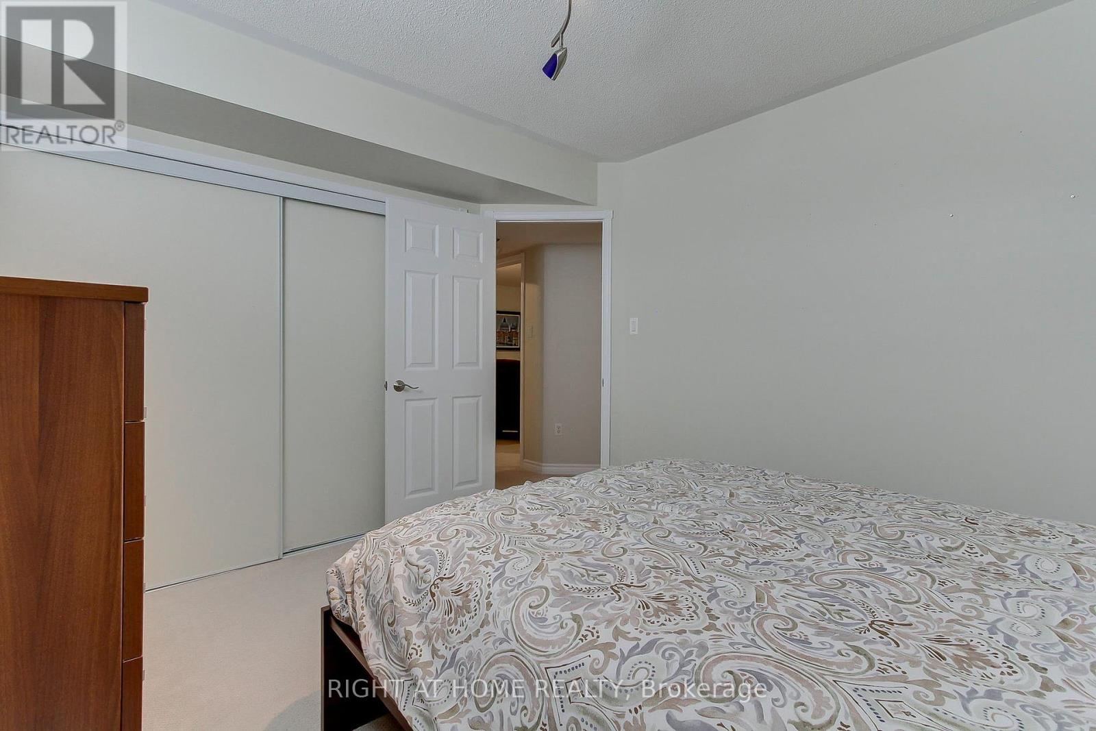 290 Clearmeadow Boulevard, Newmarket, Ontario  L3X 2C6 - Photo 38 - N12402423