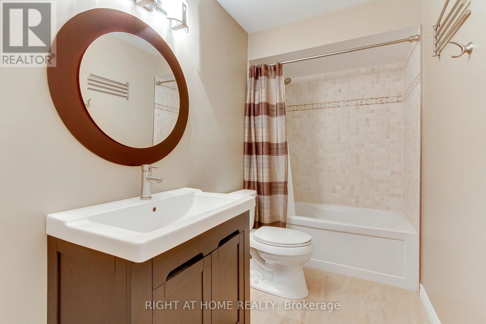 290 Clearmeadow Boulevard, Newmarket, Ontario  L3X 2C6 - Photo 41 - N12402423