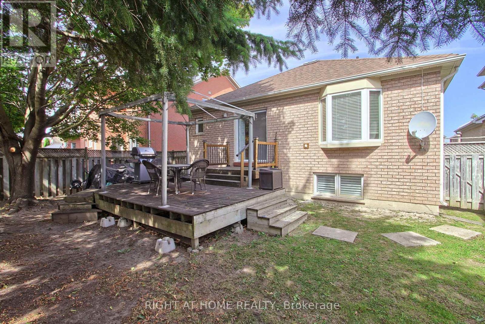 290 Clearmeadow Boulevard, Newmarket, Ontario  L3X 2C6 - Photo 43 - N12402423