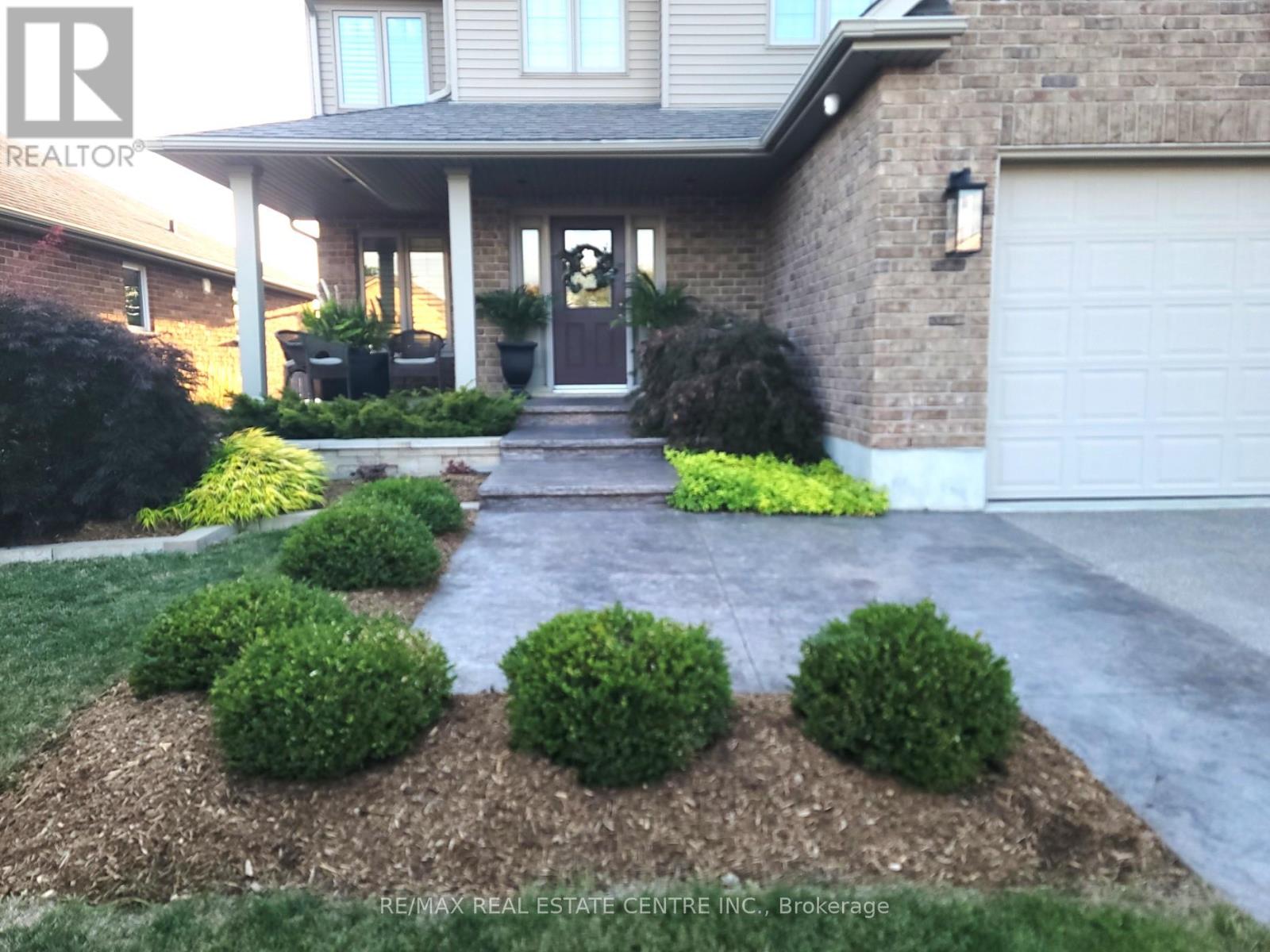 135 Gerber Meadows Drive, Wellesley, Ontario  N0B 2T0 - Photo 4 - X12402434