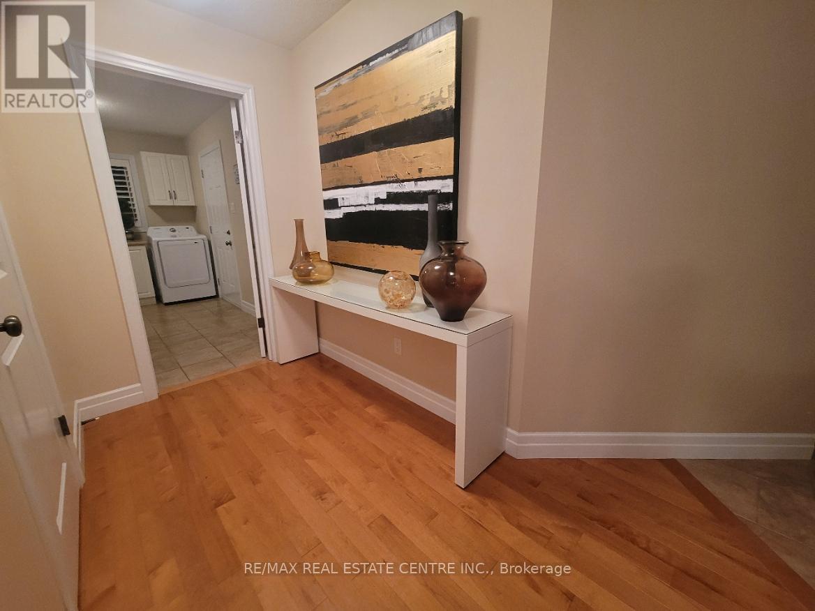 135 Gerber Meadows Drive, Wellesley, Ontario  N0B 2T0 - Photo 8 - X12402434