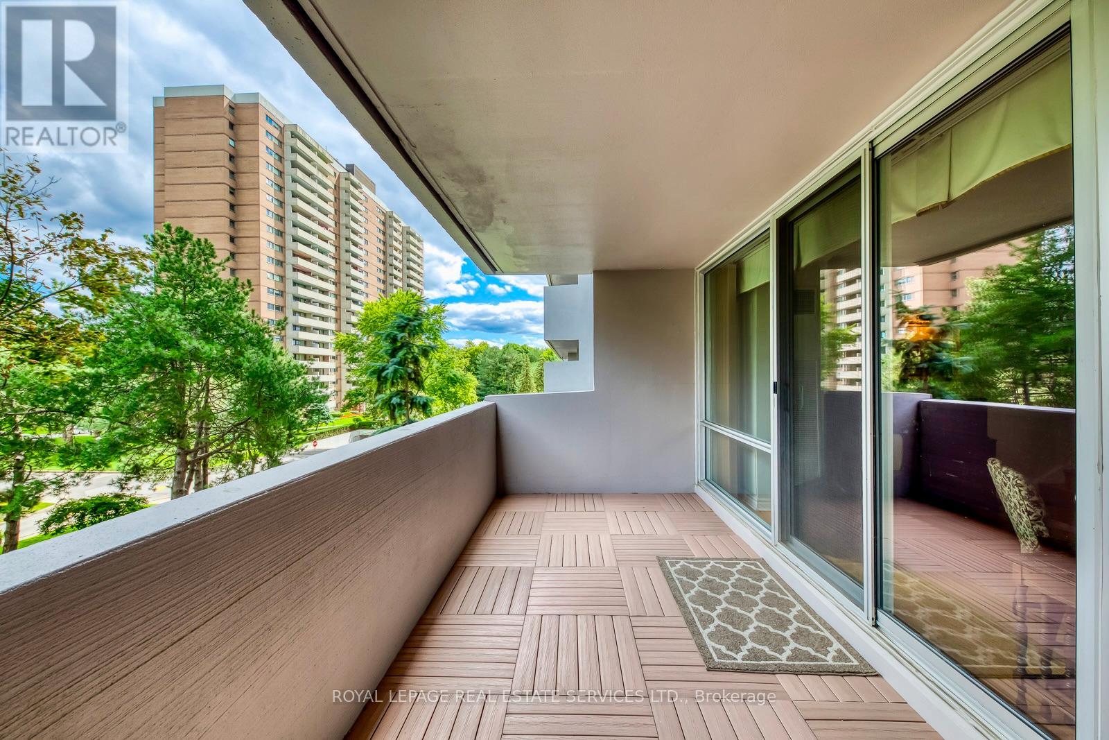 405 - 240 Scarlett Road, Toronto, Ontario  M6N 4X4 - Photo 17 - W12371821