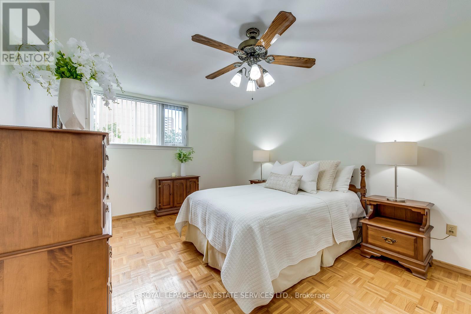 405 - 240 Scarlett Road, Toronto, Ontario  M6N 4X4 - Photo 27 - W12371821