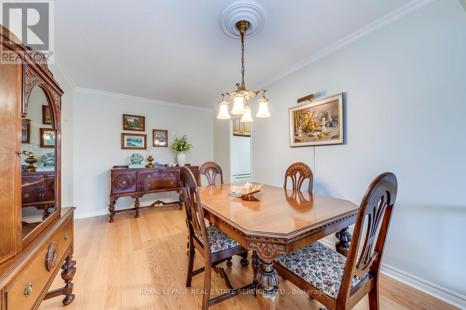 405 - 240 Scarlett Road, Toronto, Ontario  M6N 4X4 - Photo 18 - W12371821