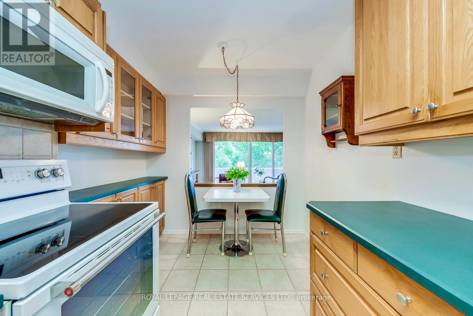 405 - 240 Scarlett Road, Toronto, Ontario  M6N 4X4 - Photo 24 - W12371821