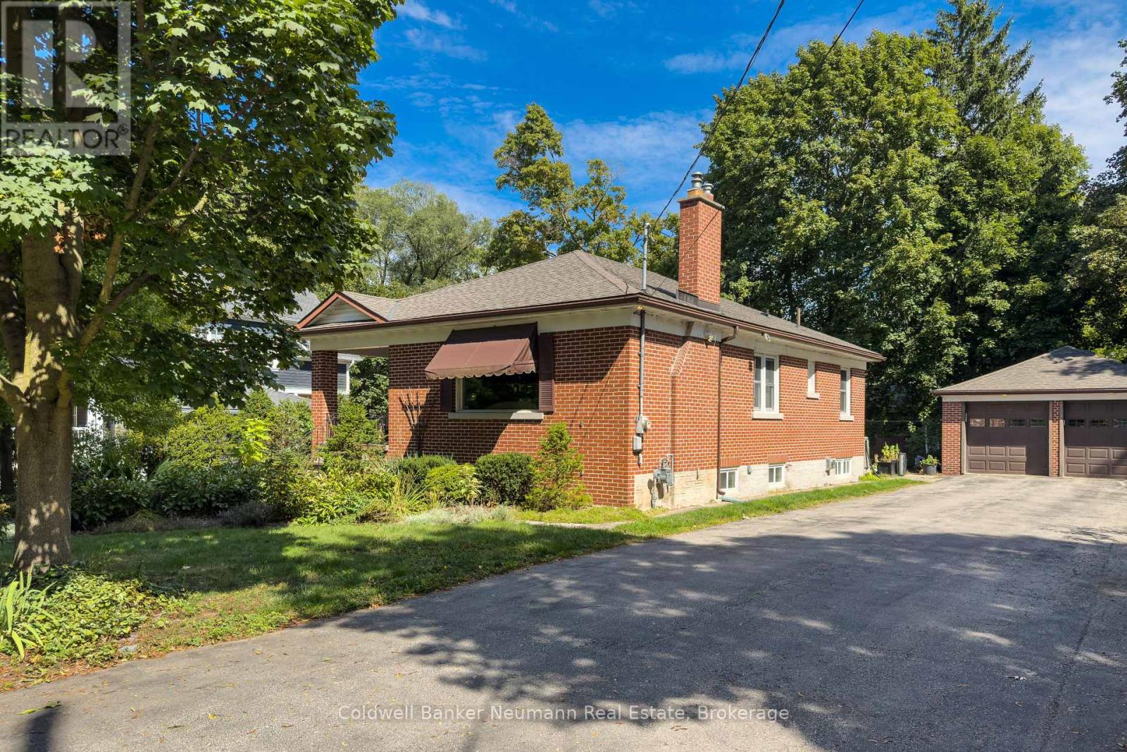 LOWER - 18 FOREST HILL DRIVE, Guelph, Ontario