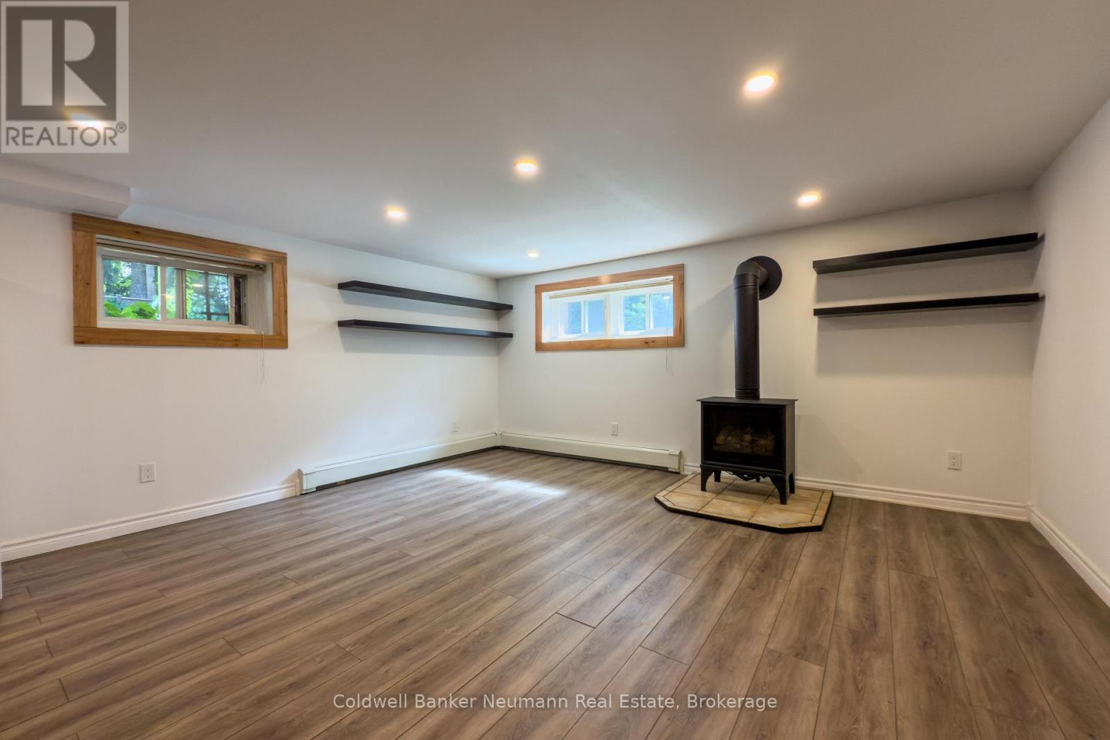 Lower - 18 Forest Hill Drive, Guelph, Ontario  N1G 2E3 - Photo 4 - X12402443
