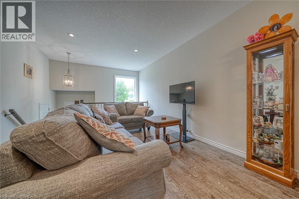 211 Oxford Street, Ingersoll, Ontario  N5C 2V8 - Photo 5 - 40769410