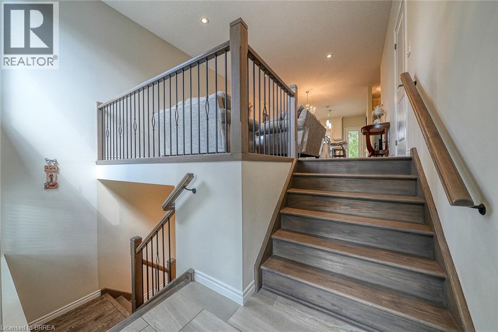 211 Oxford Street, Ingersoll, Ontario  N5C 2V8 - Photo 3 - 40769410