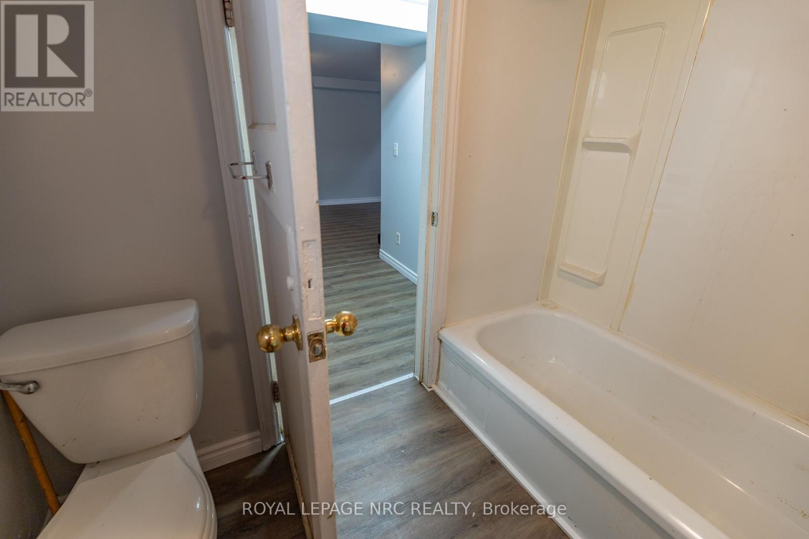 358 Crowland Avenue, Welland, Ontario  L3B 1X7 - Photo 25 - X12399227