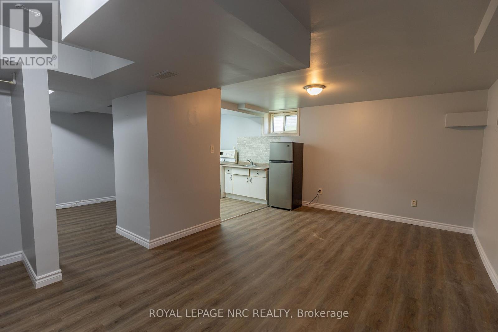 358 Crowland Avenue, Welland, Ontario  L3B 1X7 - Photo 15 - X12399227
