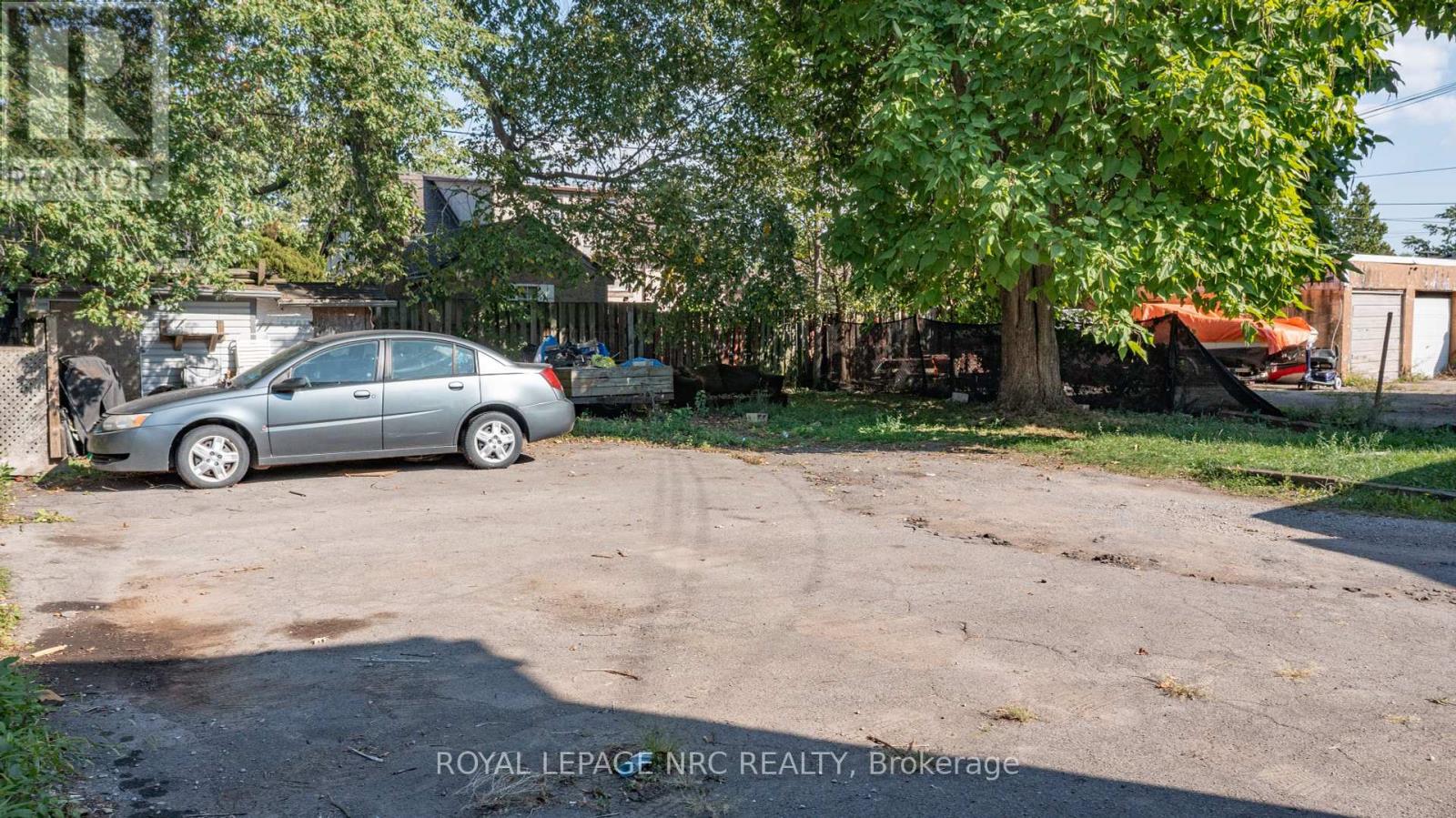 358 Crowland Avenue, Welland, Ontario  L3B 1X7 - Photo 11 - X12399227