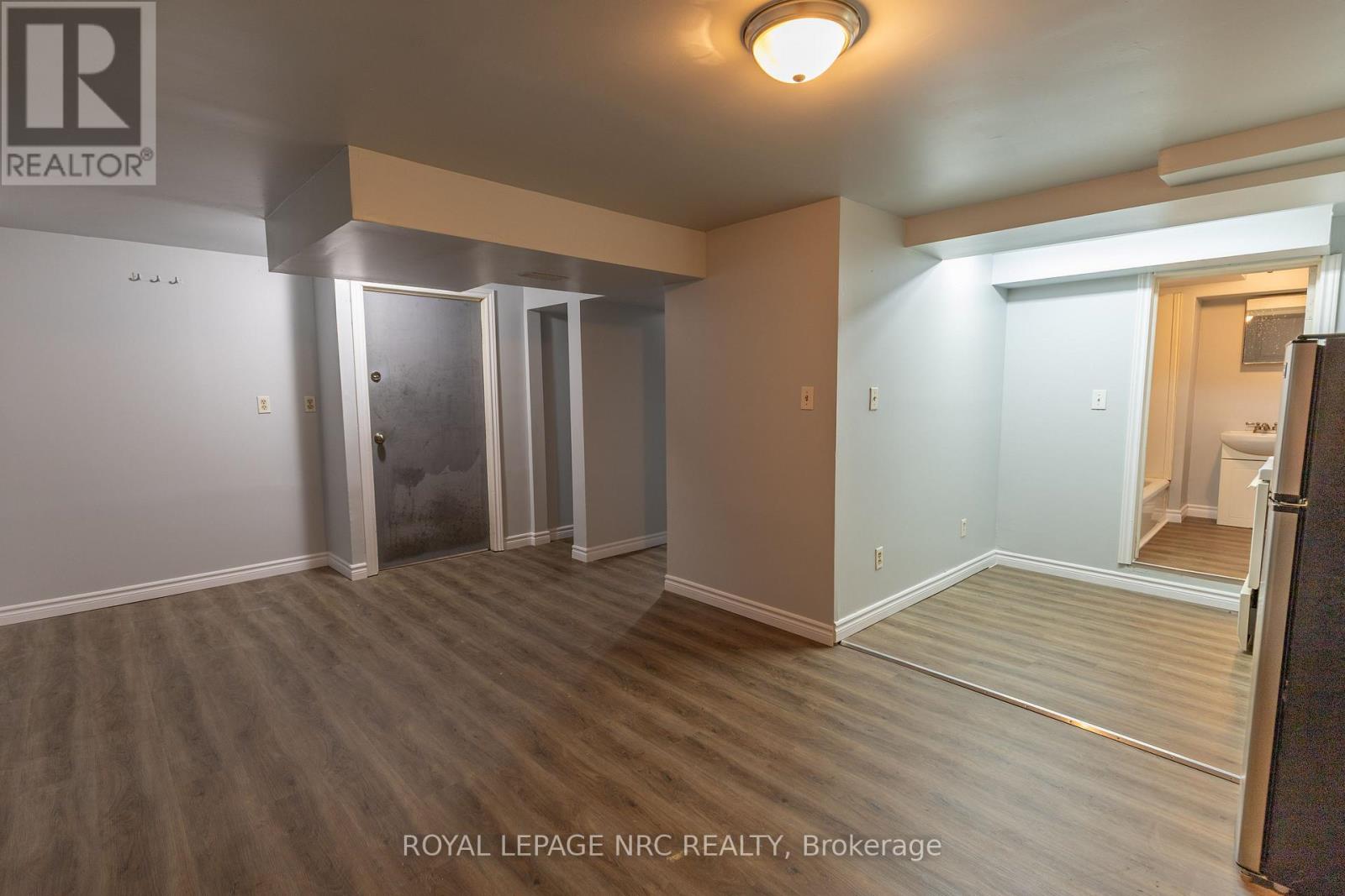 358 Crowland Avenue, Welland, Ontario  L3B 1X7 - Photo 16 - X12399227