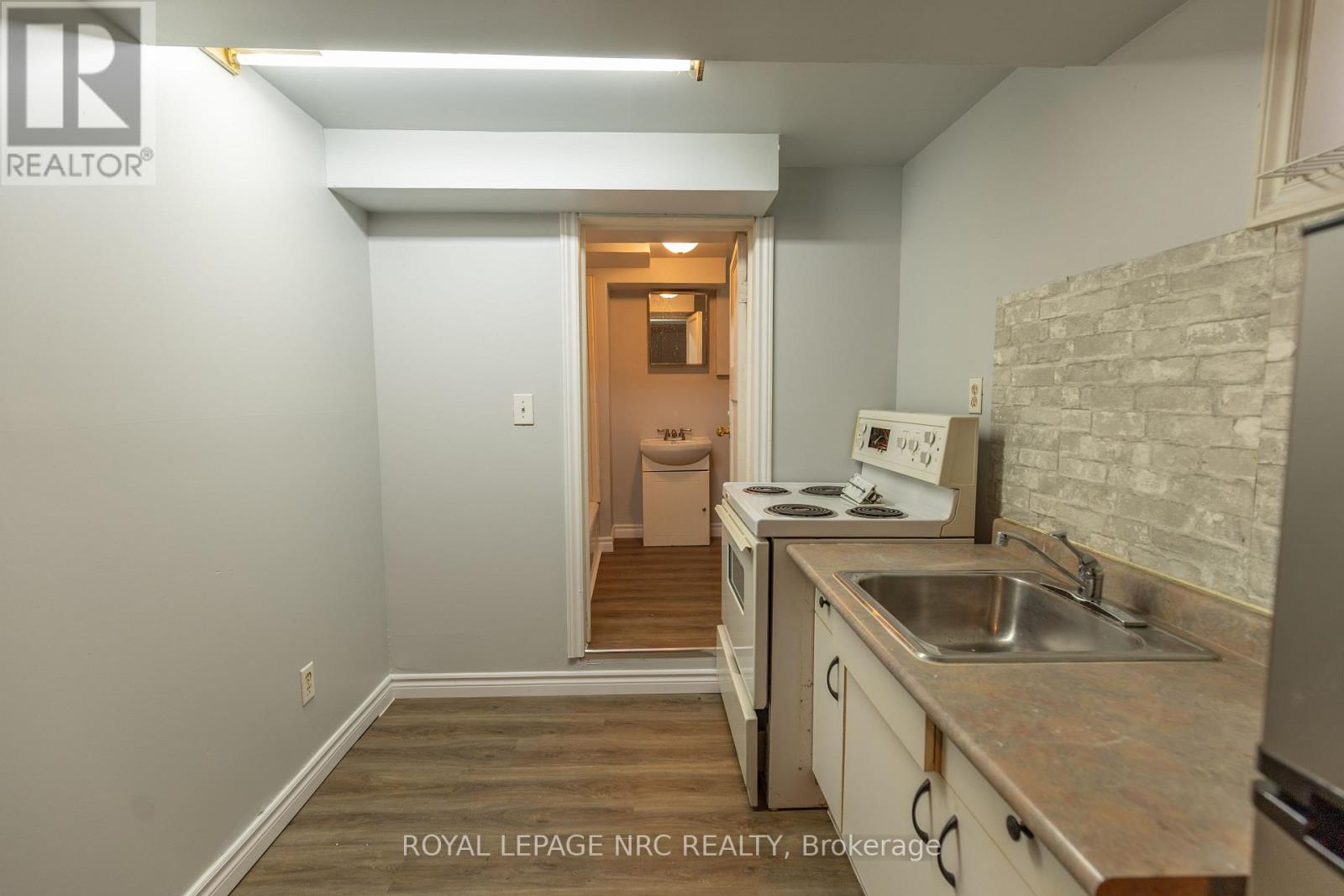 358 Crowland Avenue, Welland, Ontario  L3B 1X7 - Photo 19 - X12399227