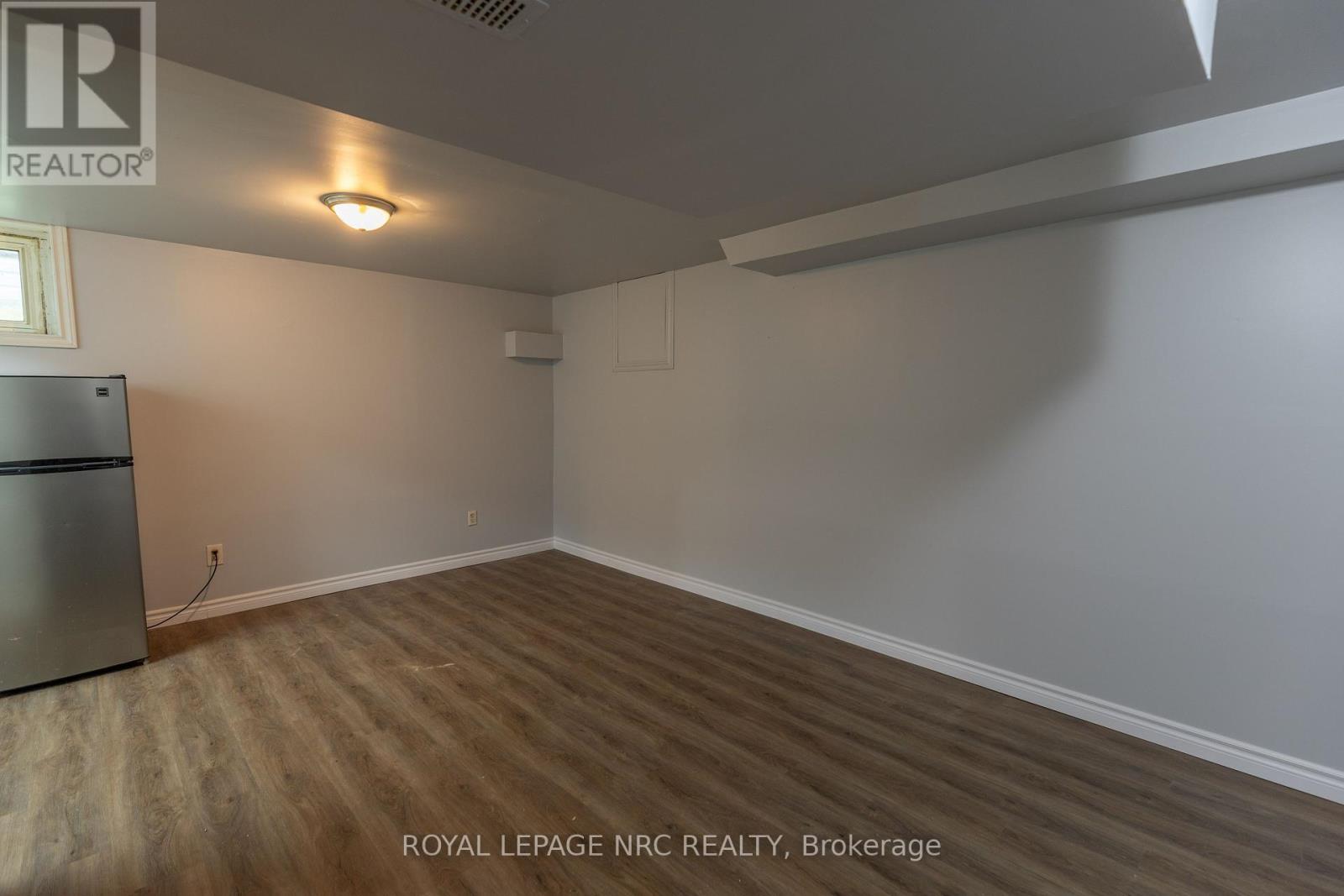 358 Crowland Avenue, Welland, Ontario  L3B 1X7 - Photo 17 - X12399227