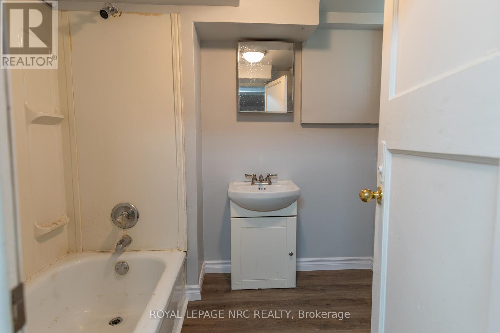358 Crowland Avenue, Welland, Ontario  L3B 1X7 - Photo 24 - X12399227