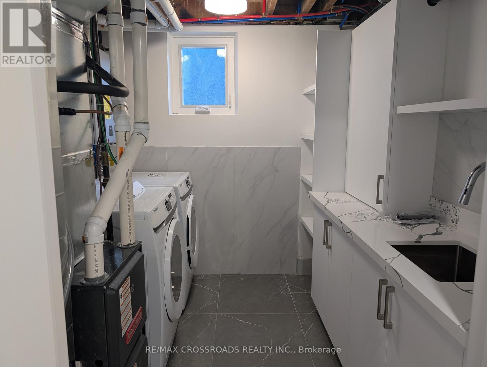 10 Tangmere Road, Toronto, Ontario  M3B 2N1 - Photo 15 - C12402378