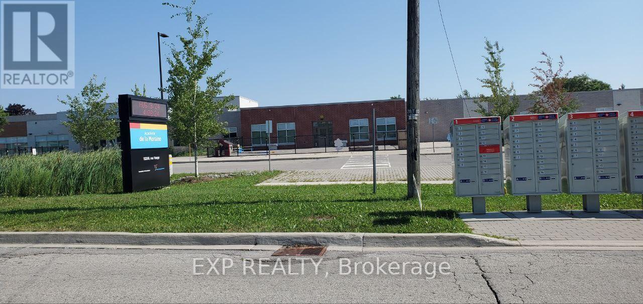 14 Elm Grove Avenue, Richmond Hill, Ontario  L4E 2T2 - Photo 3 - N12402449