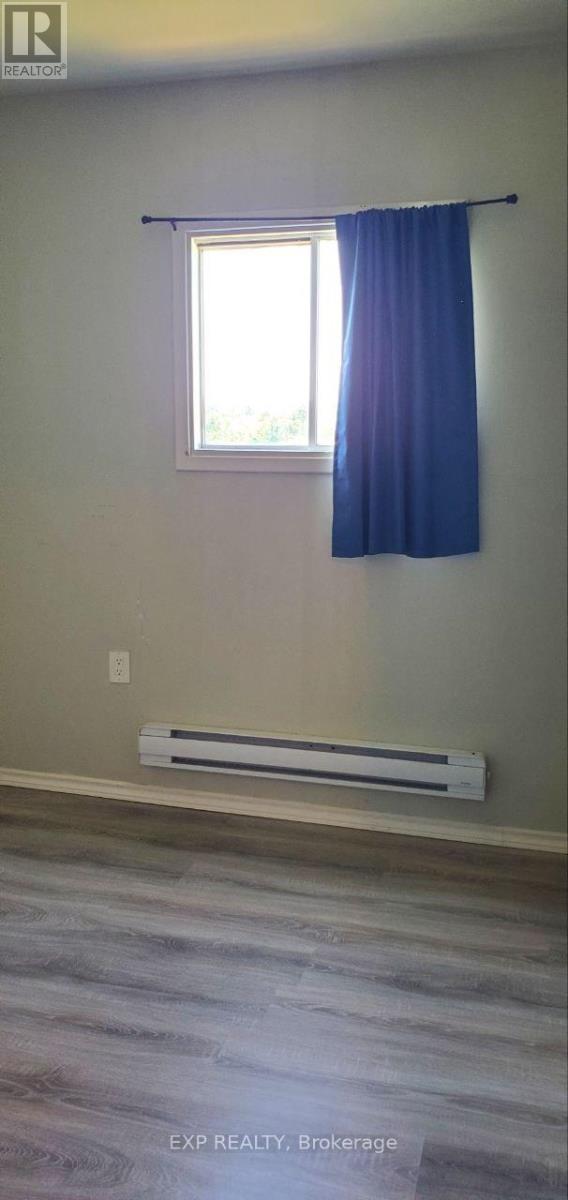 14 Elm Grove Avenue, Richmond Hill, Ontario  L4E 2T2 - Photo 8 - N12402449