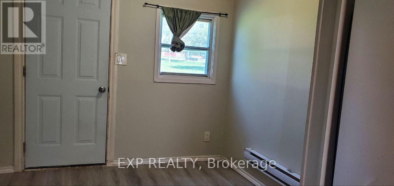 14 Elm Grove Avenue, Richmond Hill, Ontario  L4E 2T2 - Photo 9 - N12402449