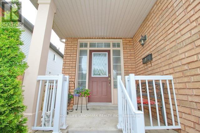 9 Presley Crescent, Whitby, Ontario  L1P 0A3 - Photo 2 - E12402469