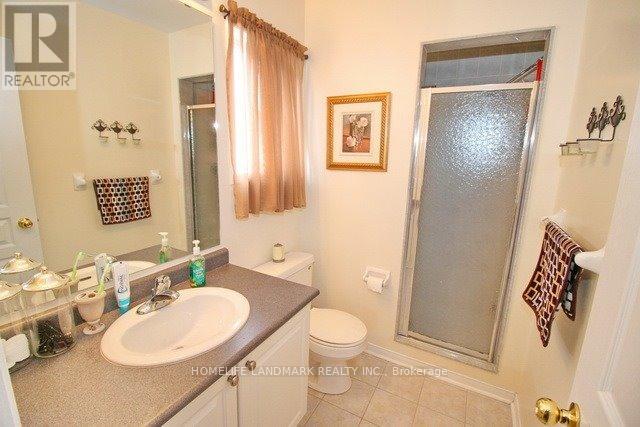 9 Presley Crescent, Whitby, Ontario  L1P 0A3 - Photo 3 - E12402469