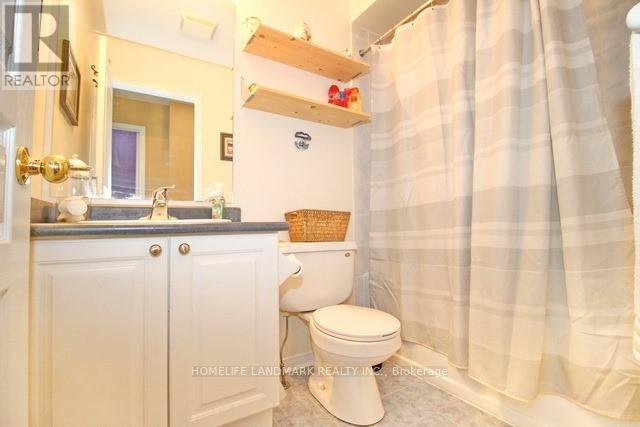 9 Presley Crescent, Whitby, Ontario  L1P 0A3 - Photo 4 - E12402469