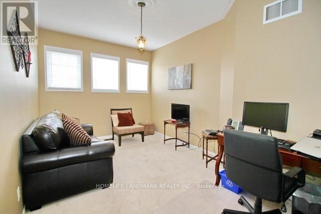 9 Presley Crescent, Whitby, Ontario  L1P 0A3 - Photo 6 - E12402469