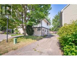 20 GREENHILLS SQUARE