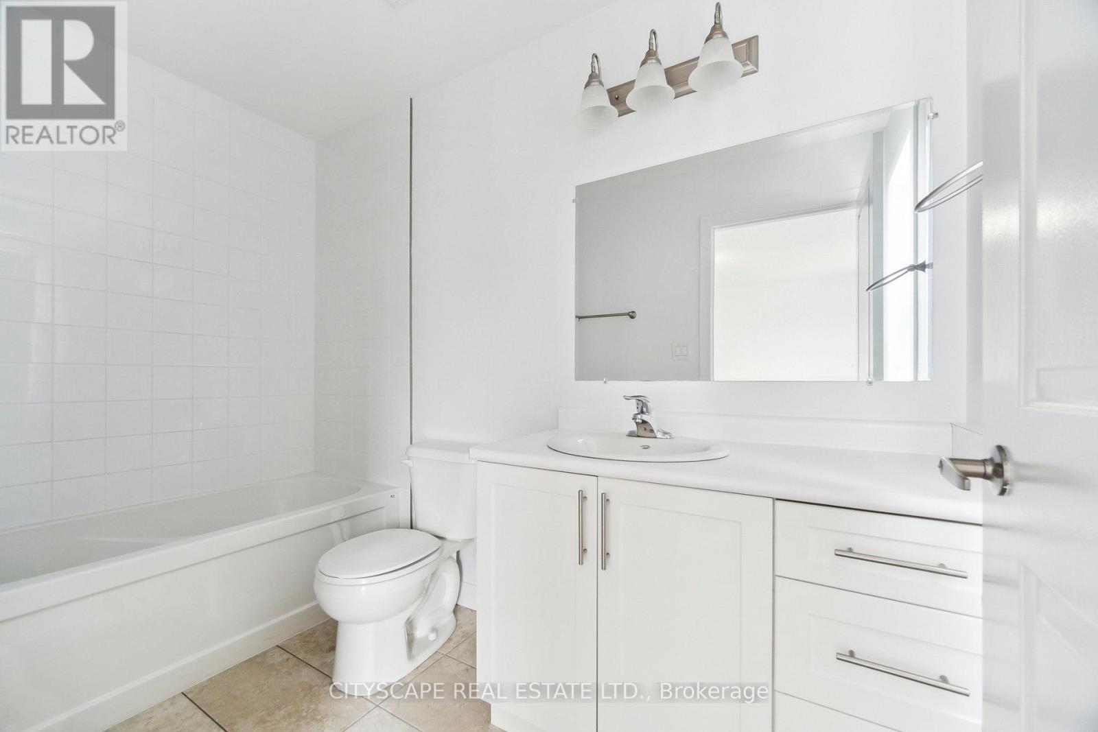 B3 - 439 Athlone Avenue, Woodstock, Ontario  N4V 0C8 - Photo 18 - X12402468