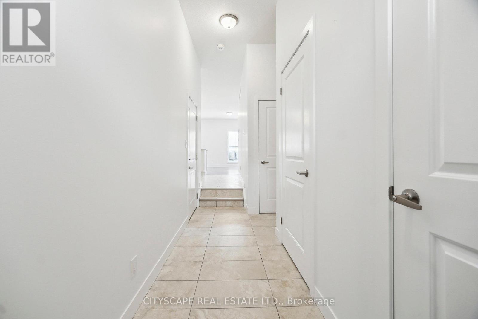 B3 - 439 Athlone Avenue, Woodstock, Ontario  N4V 0C8 - Photo 6 - X12402468