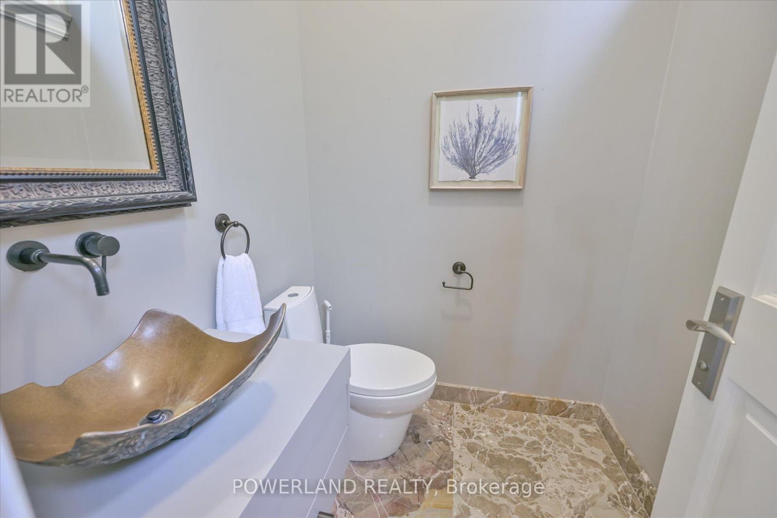 94 Inglewood Drive, Toronto, Ontario  M4T 1H5 - Photo 22 - C12364311