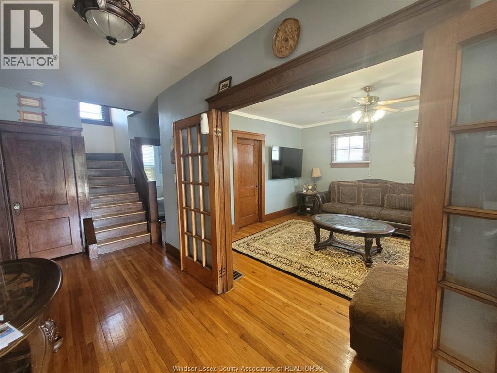 156 Giles Boulevard, Windsor, Ontario  N9A 4B9 - Photo 5 - 25023292