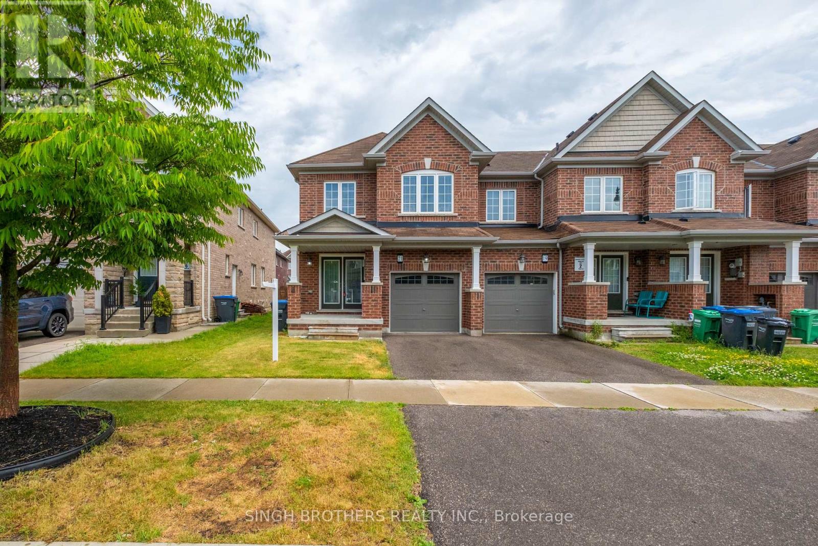 21 HOOVER ROAD, Brampton, Ontario