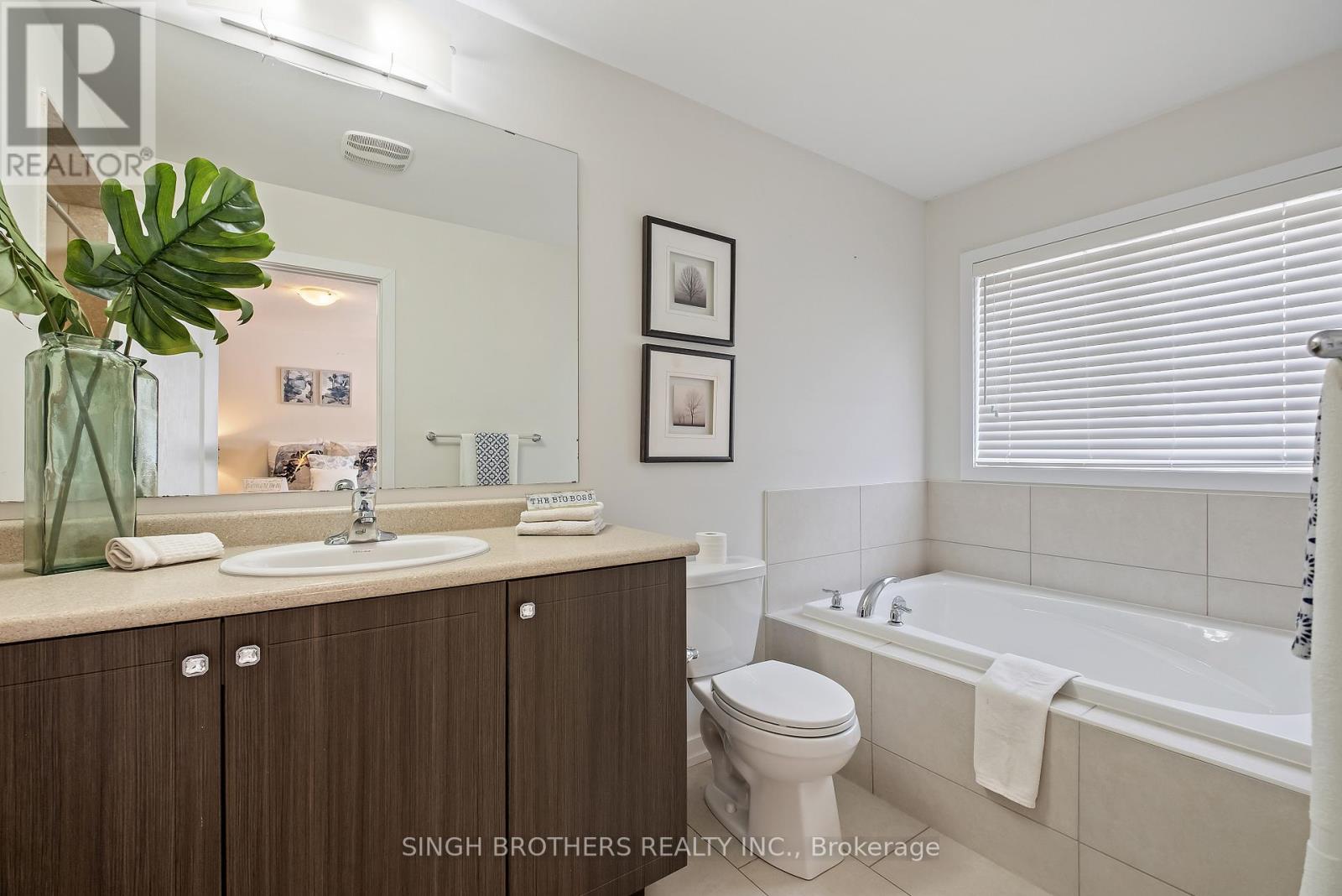 21 Hoover Road, Brampton, Ontario  L7A 4L2 - Photo 20 - W12382797