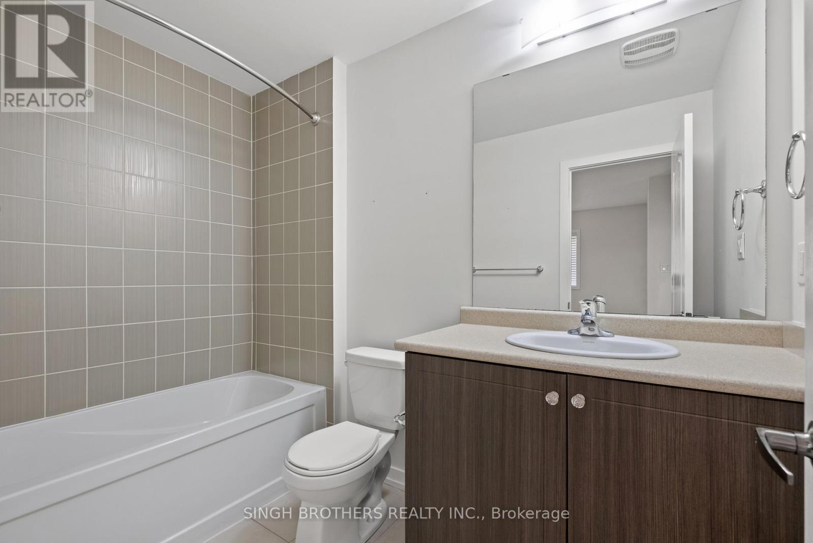 21 Hoover Road, Brampton, Ontario  L7A 4L2 - Photo 24 - W12382797