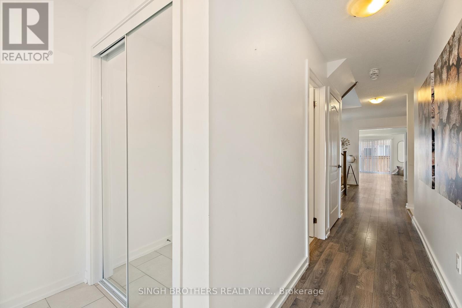 21 Hoover Road, Brampton, Ontario  L7A 4L2 - Photo 5 - W12382797