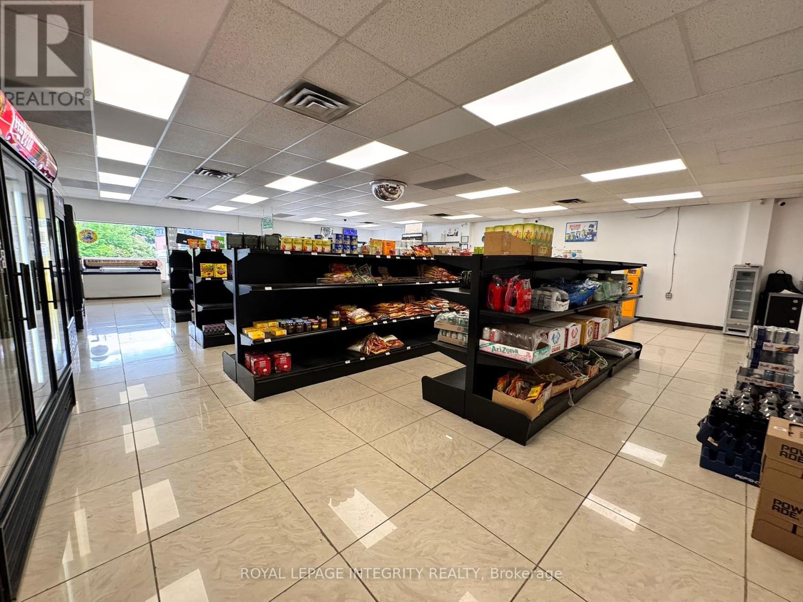 876 Montreal Road, Ottawa, Ontario  K1K 4L3 - Photo 4 - X12402487