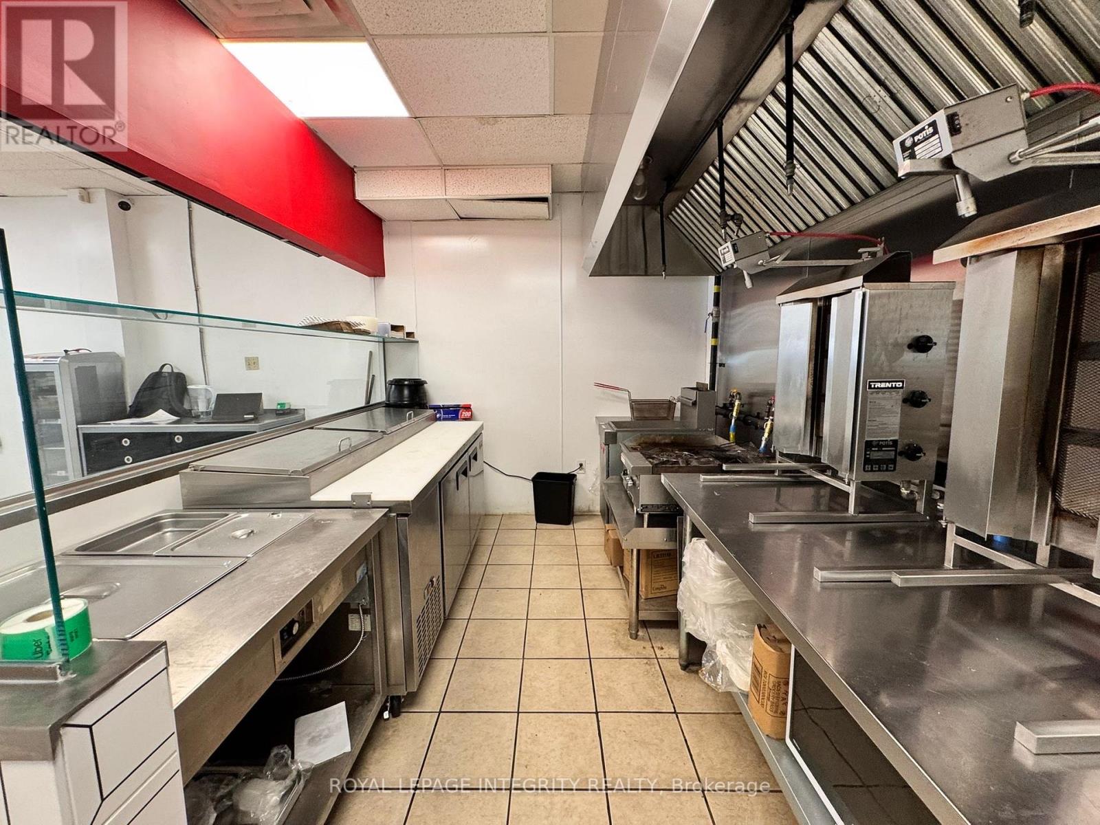 876 Montreal Road, Ottawa, Ontario  K1K 4L3 - Photo 6 - X12402487