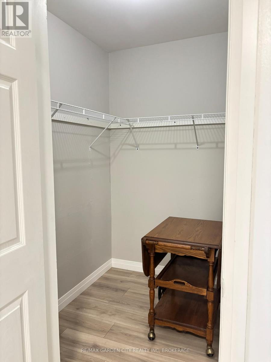 5842 Frontenac Street, Niagara Falls, Ontario  L2G 3A9 - Photo 13 - X12402485