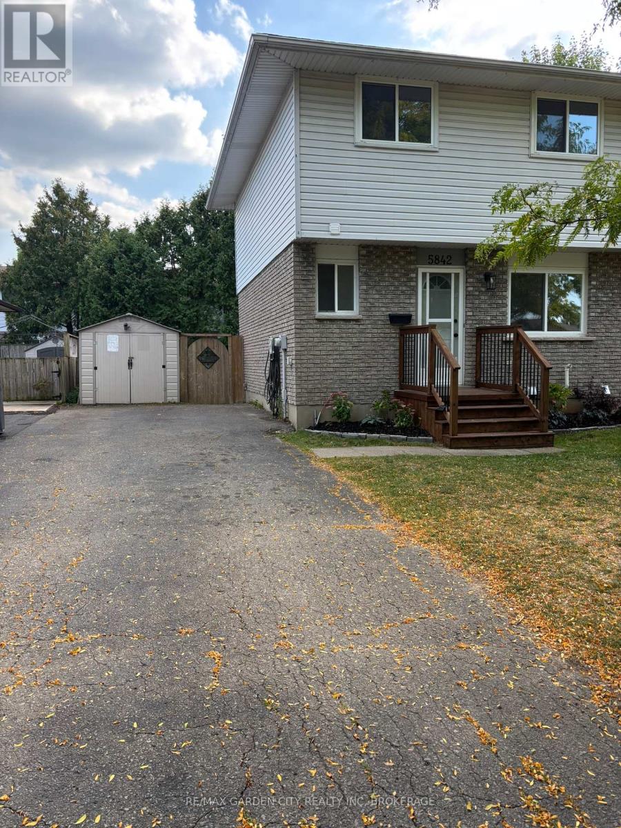 5842 Frontenac Street, Niagara Falls, Ontario  L2G 3A9 - Photo 2 - X12402485