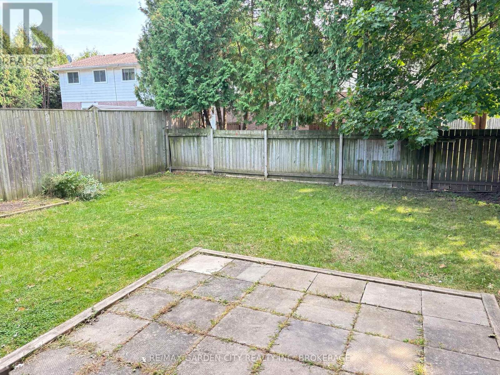 5842 Frontenac Street, Niagara Falls, Ontario  L2G 3A9 - Photo 4 - X12402485